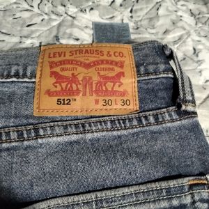Levis 512